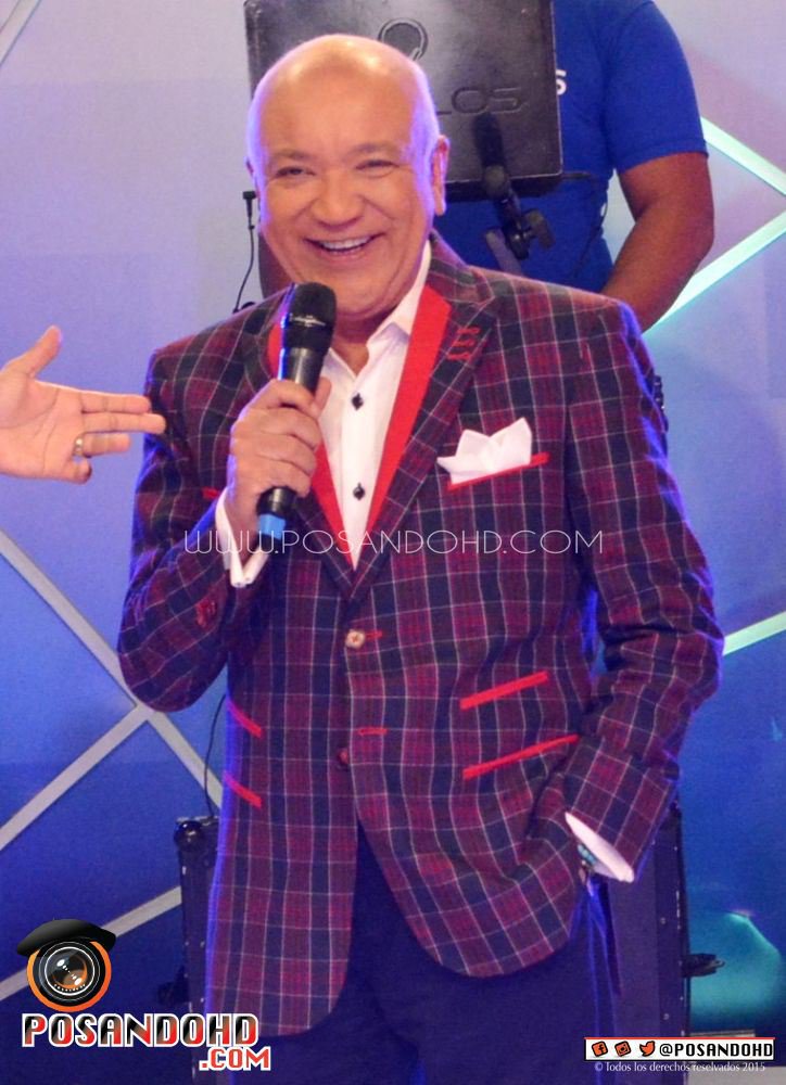 Posandohd's tweet photo. #BiendeFlow #ElmasDivertido @jochysantos #PosandoenDivertido en @divertidojochy por @TelemicroHD Fotos @elvysjoe https://t.co/X4VKPDcDhr