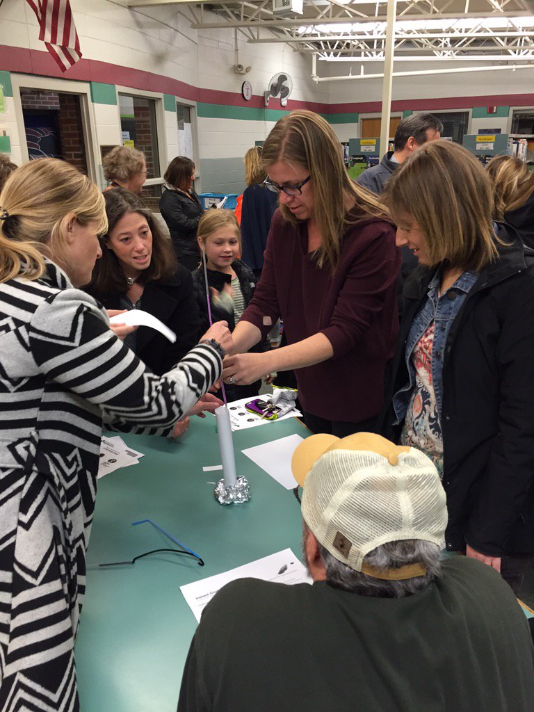 ntschaefer109's tweet photo. Wilmot parents try out an instant challenge at our DI parent night!! Great support for kiddos! #engage109 #wilmot109 https://t.co/2C1s2xGti1