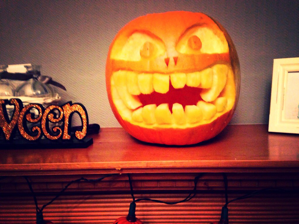 sprouttop's tweet photo. So this is what I've spent the last hour (ish) creating... π»πππ #halloween #creativegem https://t.co/7QKgN34zh0