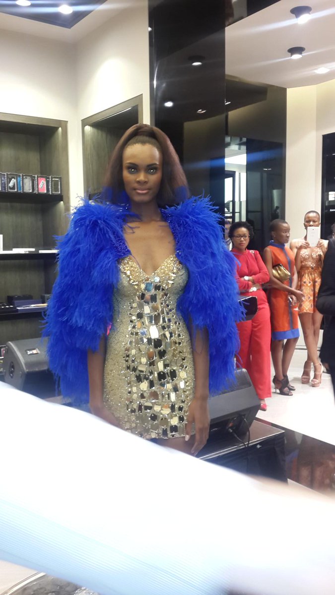 VuvuonStyle's tweet photo. Beautiful looks 😍😍😍 #GertJohan @LuminanceOnline https://t.co/d4vFn0eMvg