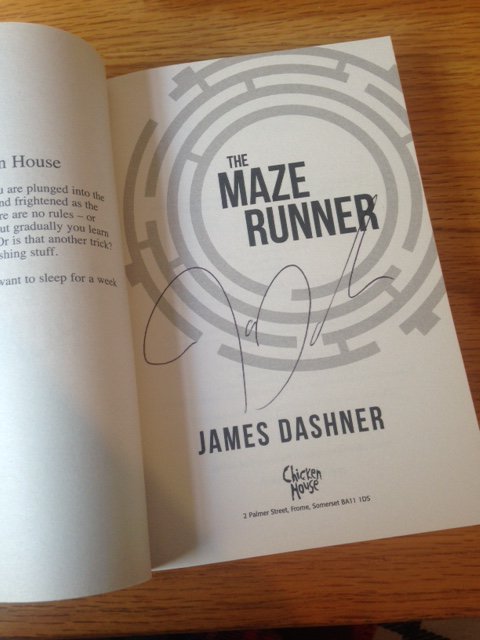 maximumpopbooks's tweet photo. WIN! 1of5 signed copies of @jamesdashner’s #TheMazeRunner posted w/w. Follow @maximumpopbooks &amp; RT. Closes Sun 8pm. https://t.co/ONEc0Kg46E