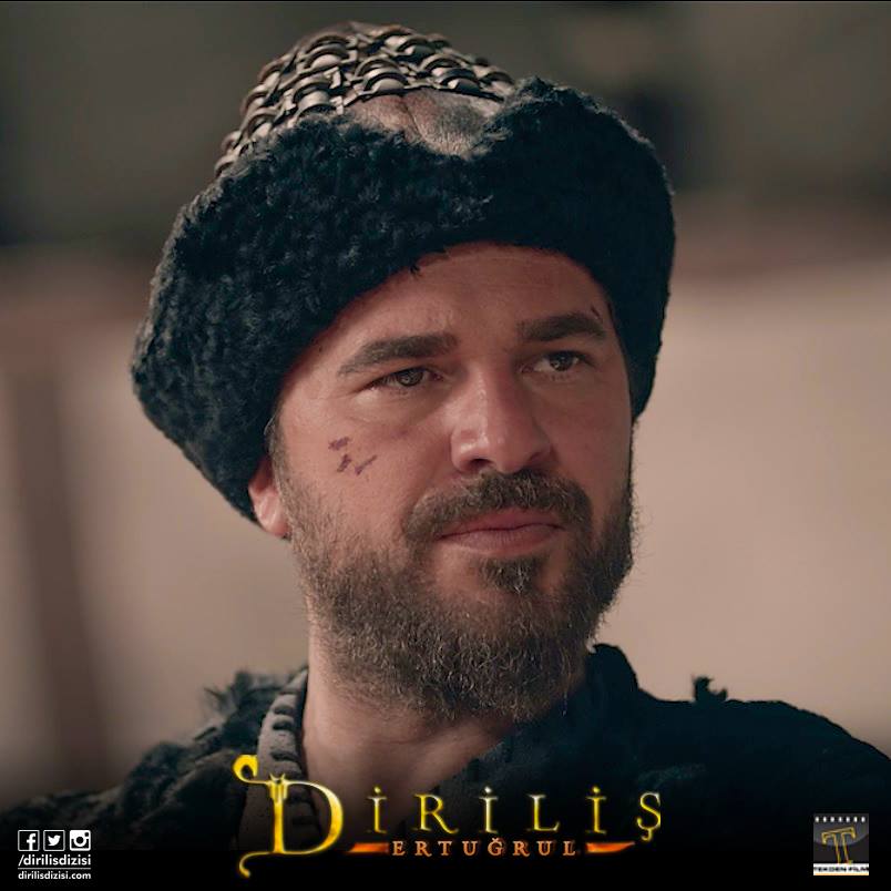 DirilisDizisi's tweet photo. #YalnızDeğilsin "Şu da bilinsin ki; yiğidin bakışı korkağın kılıcından keskindir!" #Ertuğrul https://t.co/fhrEYEUNSv