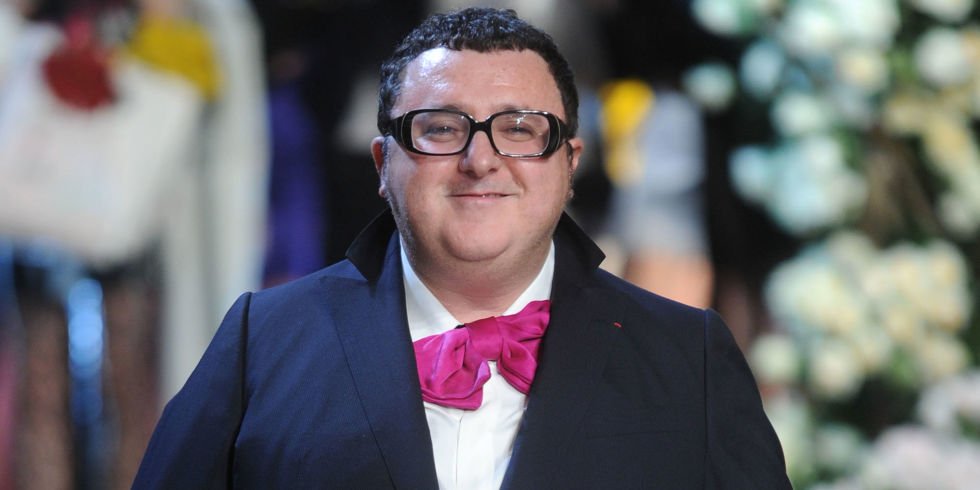 ELLEmagazine's tweet image. Reps have confirmed that Alber Elbaz is leaving @LANVINofficial: on.elle.com/6013BO2iV