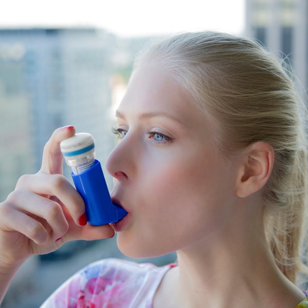 MIT's tweet photo. Smart inhaler from @MIT_alumni-founded @CareTRx keeps patients healthy, drops health costs https://t.co/QyYwt8OHyF https://t.co/fHj3SxU9Cu