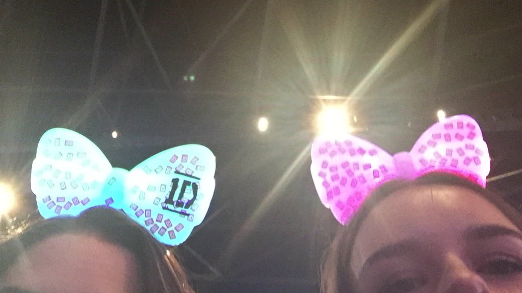dorksnouis's tweet photo. one month ago ;(💜 https://t.co/Q1fM7Y9RcX