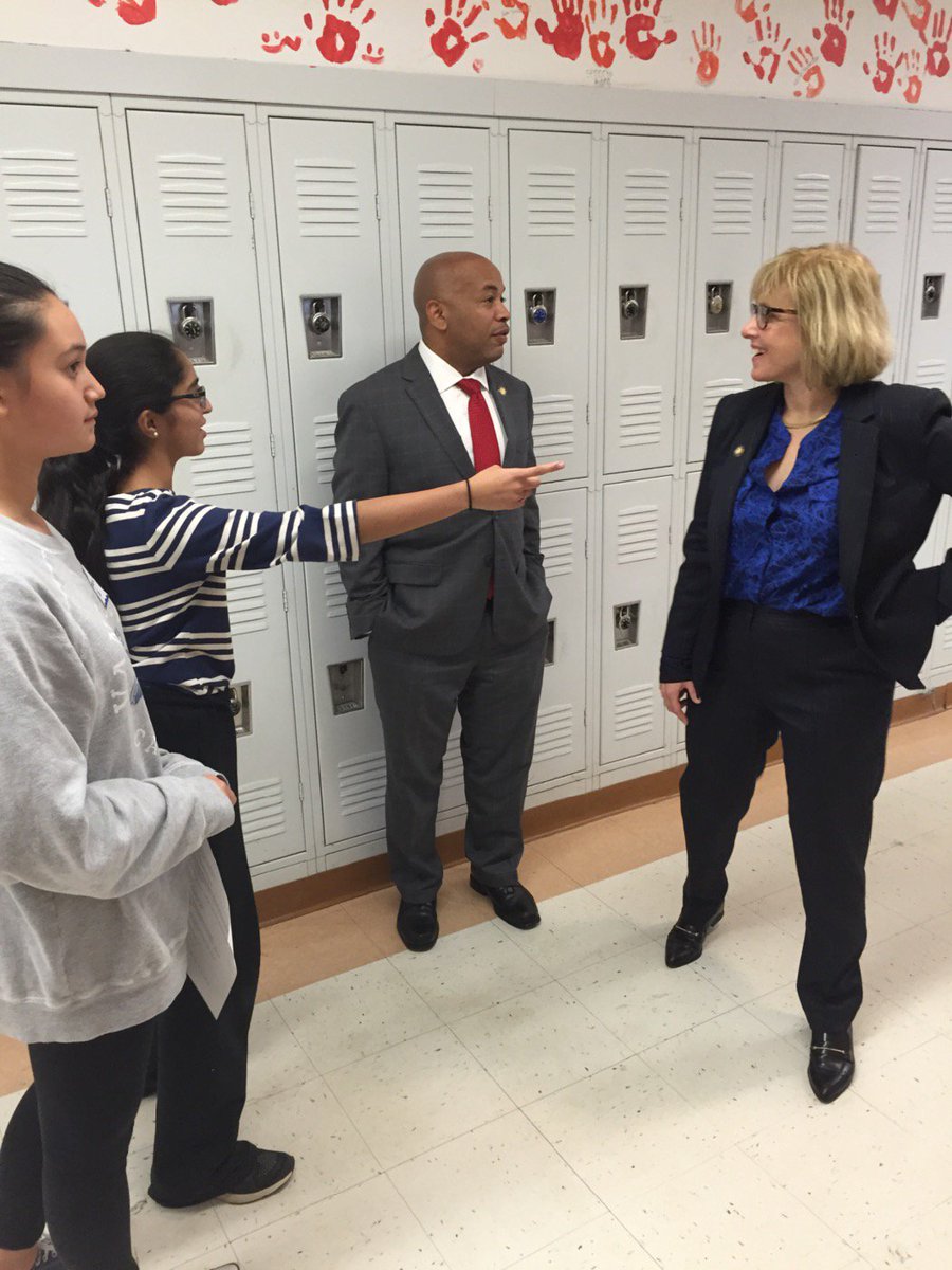 @MichelleSchimel and some of our student tour guides at Port Washington Middle School.