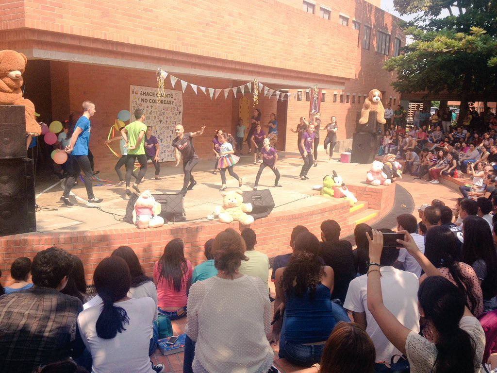 SinergiaIcesi's tweet photo. Ahora Free Expression en #Sinergia15. Cada vez está mejor. https://t.co/W50ImZcKDx
