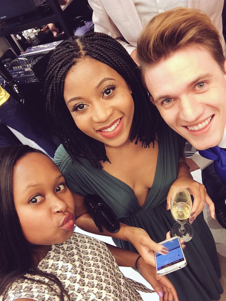 Tiffany_nlx's tweet photo. @gertjohan moves into @LuminanceOnline @VuvuonStyle 😄 https://t.co/7ENbXNTh5p