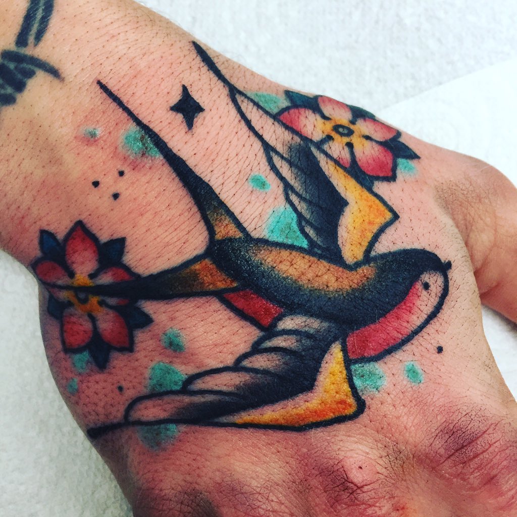 utterchatter's tweet photo. 💉 💉 💉 https://t.co/uj9TkRZGCQ