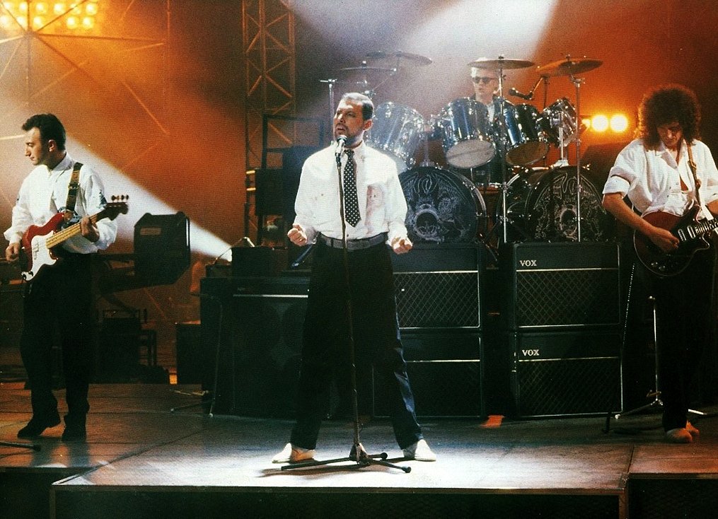 Eleanor___Rigby's tweet photo. #Queen - I want it all https://t.co/njOhqqm8sj