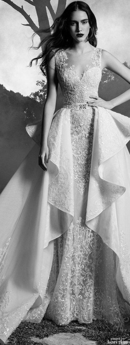 RuffledRuby's tweet photo. WOW.....Zuhair Murad Bridal Fall 2016 @ZMURADofficial #WEDDING #bridal #weddingdress #bride #weddingwednesday https://t.co/evCqAWwxbN