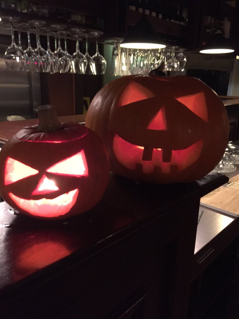 DoudeOost's tweet photo. De eerste voorbereidingen zijn getroffen Halloween party 31 oktober vanaf 20.30 bent u welkom #nog6tegaan https://t.co/hHB3xfPl9H