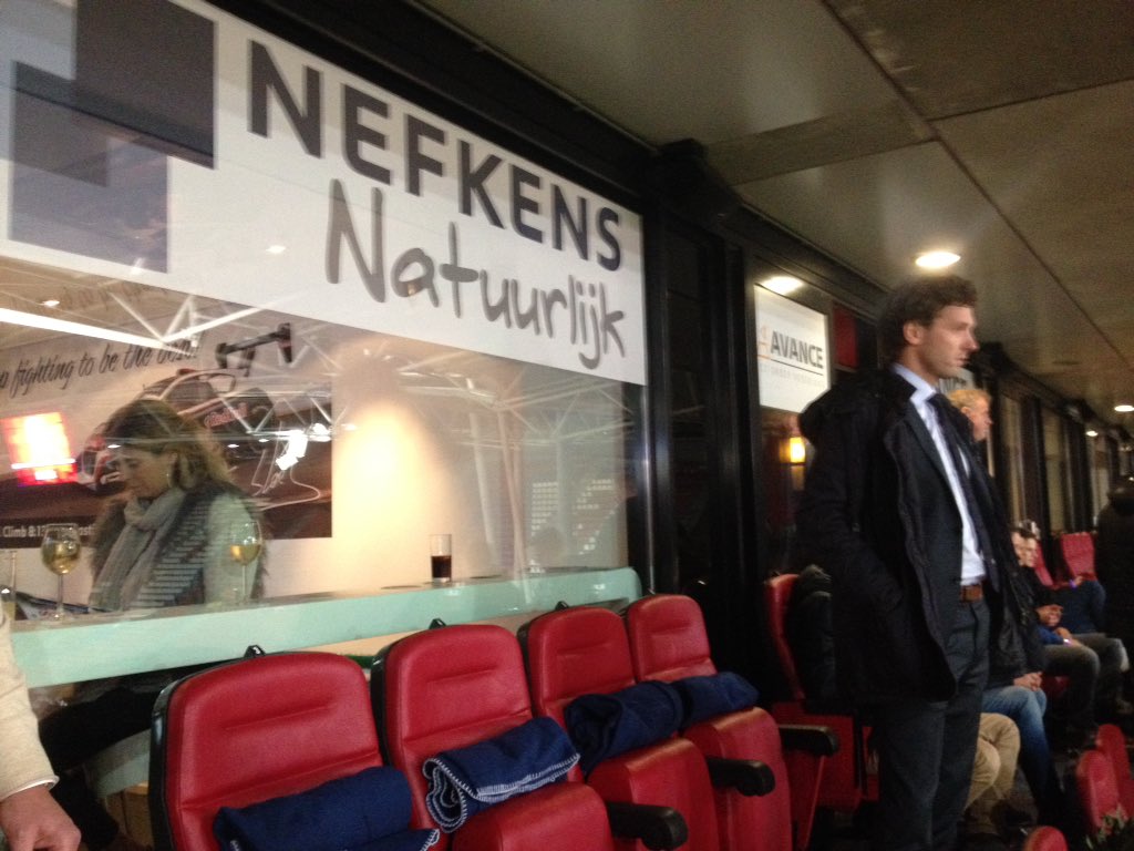EricSiegers's tweet photo. Op uitnodiging @HattricksClub sponsor @NefNoord aanwezig bij #utrgro #knvbbeker #Matchday https://t.co/GIcMO7BQ91