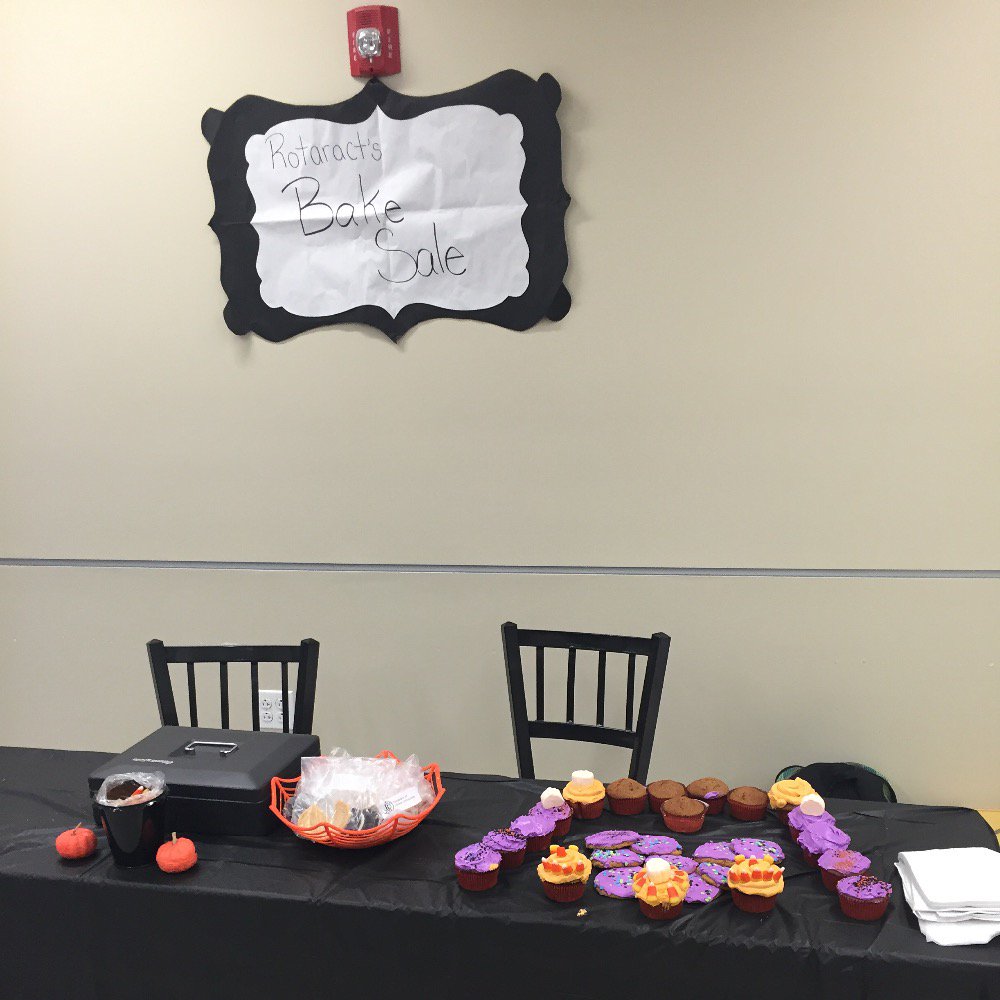 LewisRotaract's tweet image. Today's bake sale! All proceeds benefit the Will Grundy Medical Clinic!! #lewisu #lewisrotaract #wgmc #bakesale