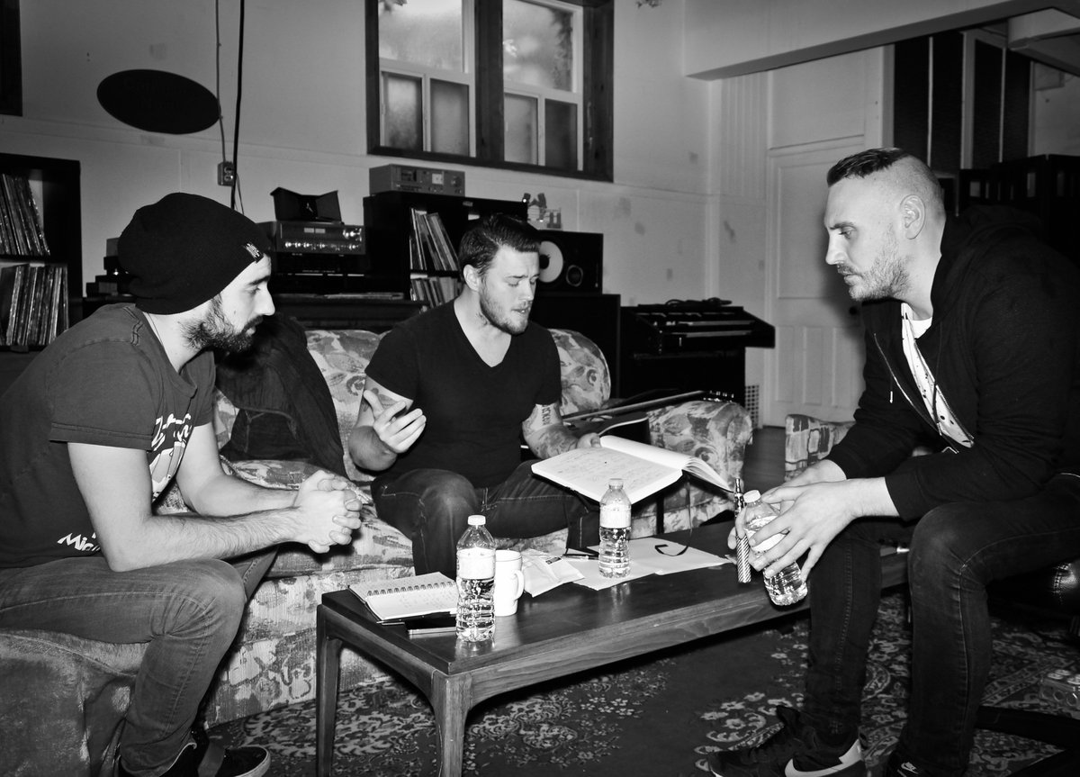 songwritersofCa's tweet photo. #SAC #SongWorks2015 camp in #Hamilton. Day 3 - Room #2 @SpeeNeverest @StevenRyanMusic @iamDARTS @FACTORCanada https://t.co/yq9JHFqLvh