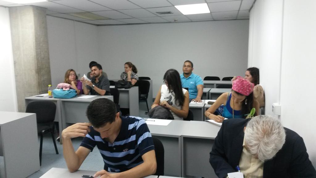 tuponeslaidea's tweet photo. Gilda Jiménez aplica una dinámica de comunicación asertiva a los participantes de #conversaPTS https://t.co/enBrEMLoRr