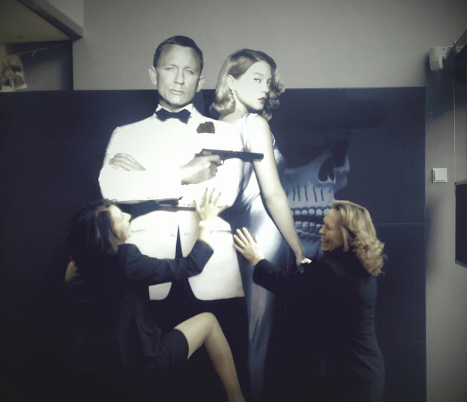 petrawasmus's tweet photo. Ik wil ook!! #SPECTRE maar ben aan het werk @TheaterDeNaald https://t.co/NPqEFvlslX