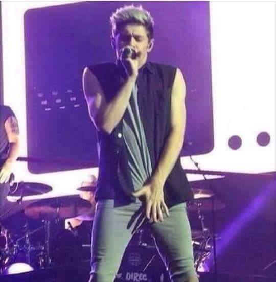 Claudia1D_EPA's tweet photo. xD Nos Hace Pecar Con Esto :3 https://t.co/aCacZoslQe