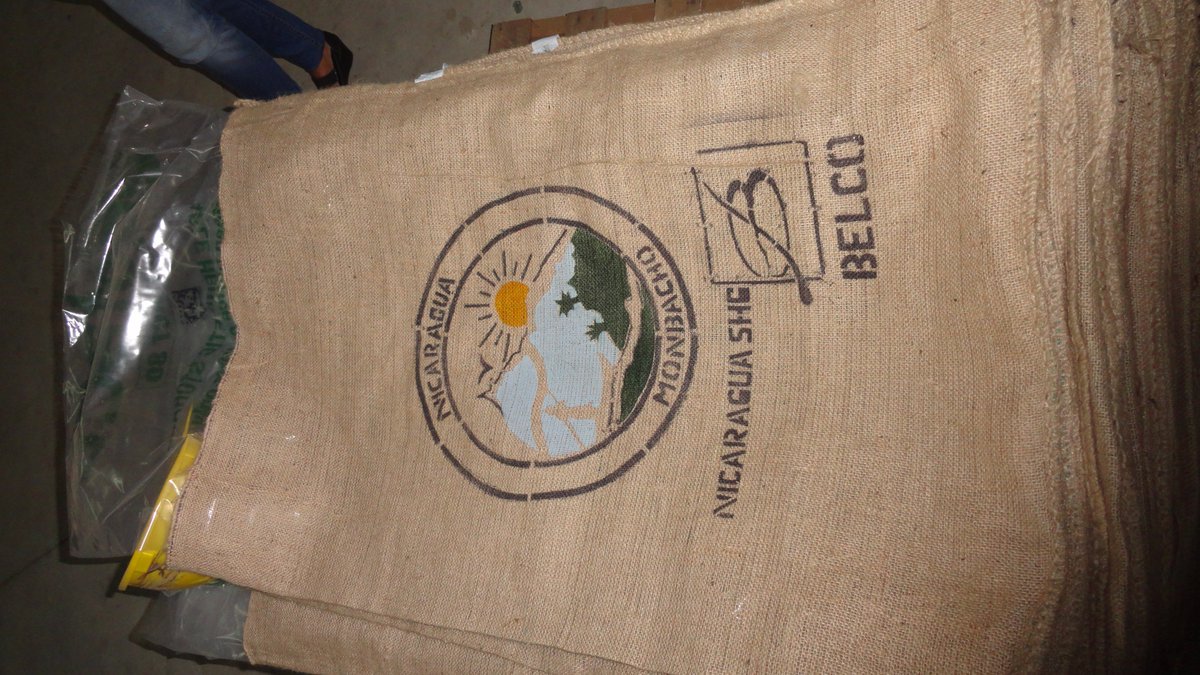 SOLUAGROgt's tweet photo. Packing some @ecotactindia #ecotact bags for #Belco France through Ocotal Exporters
Viva Ocotal! #Nicaragua #segovia https://t.co/Iow5WIktSz