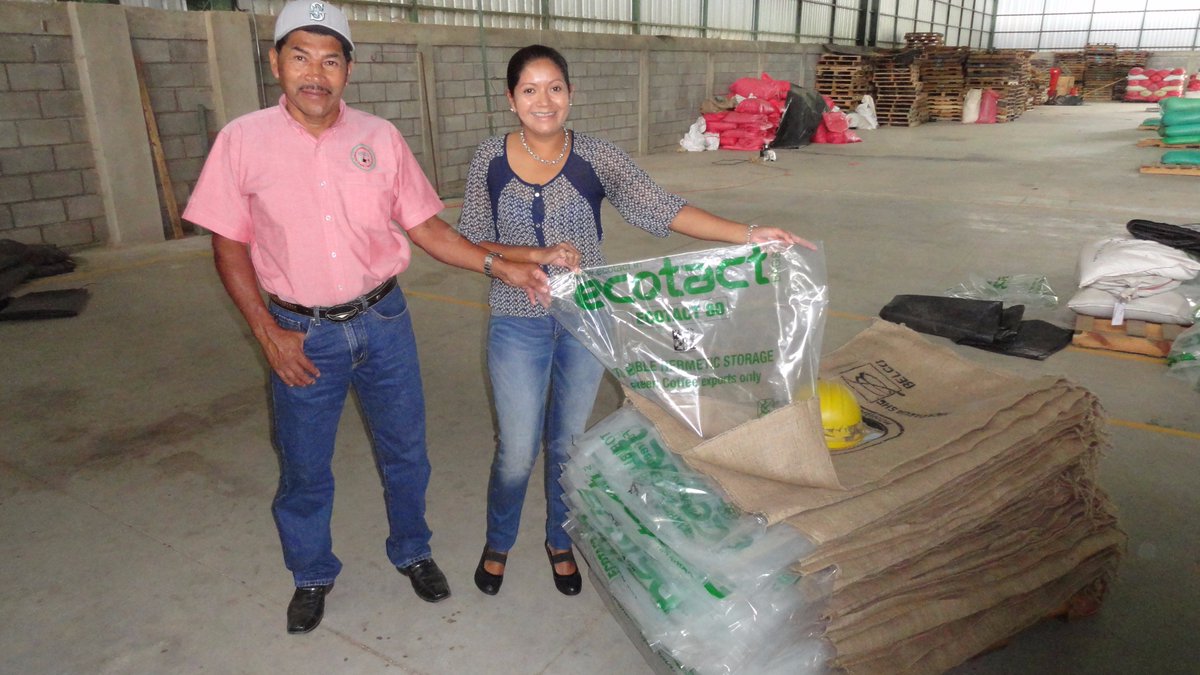 SOLUAGROgt's tweet photo. Packing some @ecotactindia #ecotact bags for #Belco France through Ocotal Exporters
Viva Ocotal! #Nicaragua #segovia https://t.co/Iow5WIktSz