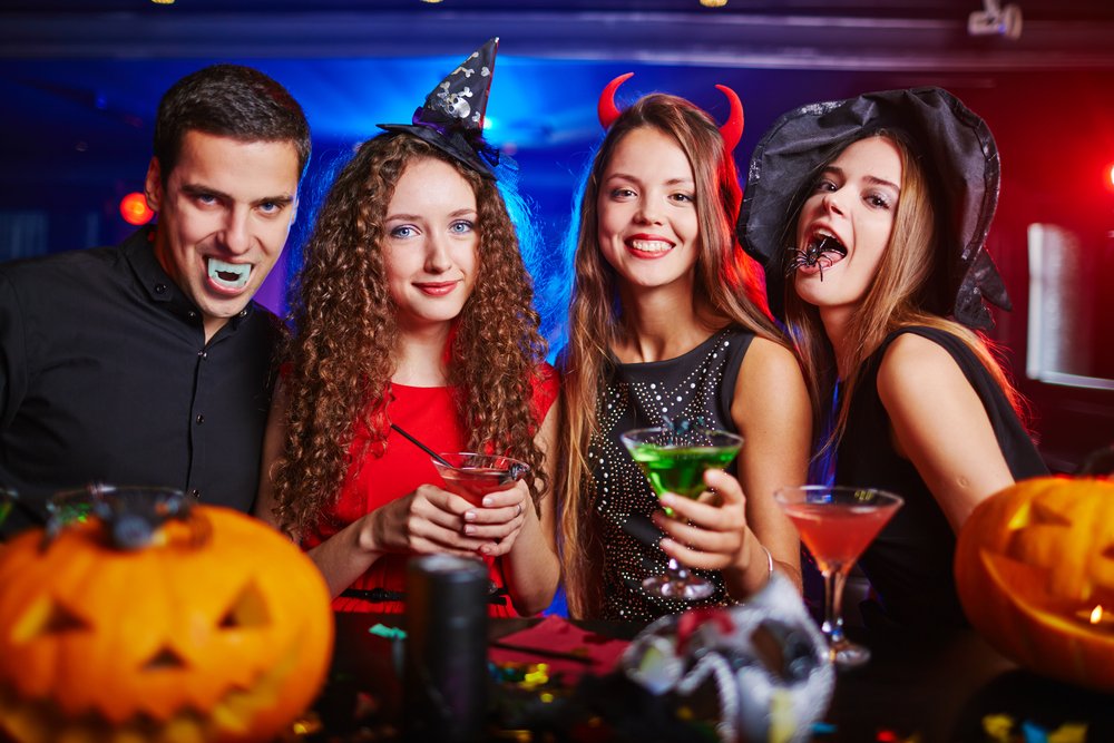 PartyPopInt's tweet image. Do you have your #Halloween #costume already?! blogs.partypop.com/2015/10/hallow… #partypop #costumeideas #CostumeParty #party