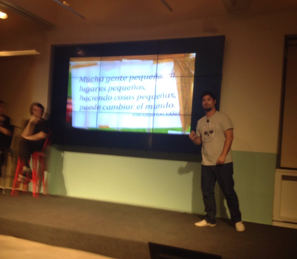 <a href="/soy_lex/">Alejandro</a> citando al gran Eduardo Galeano. Un punto más. Genial! #IgniteBCN3
