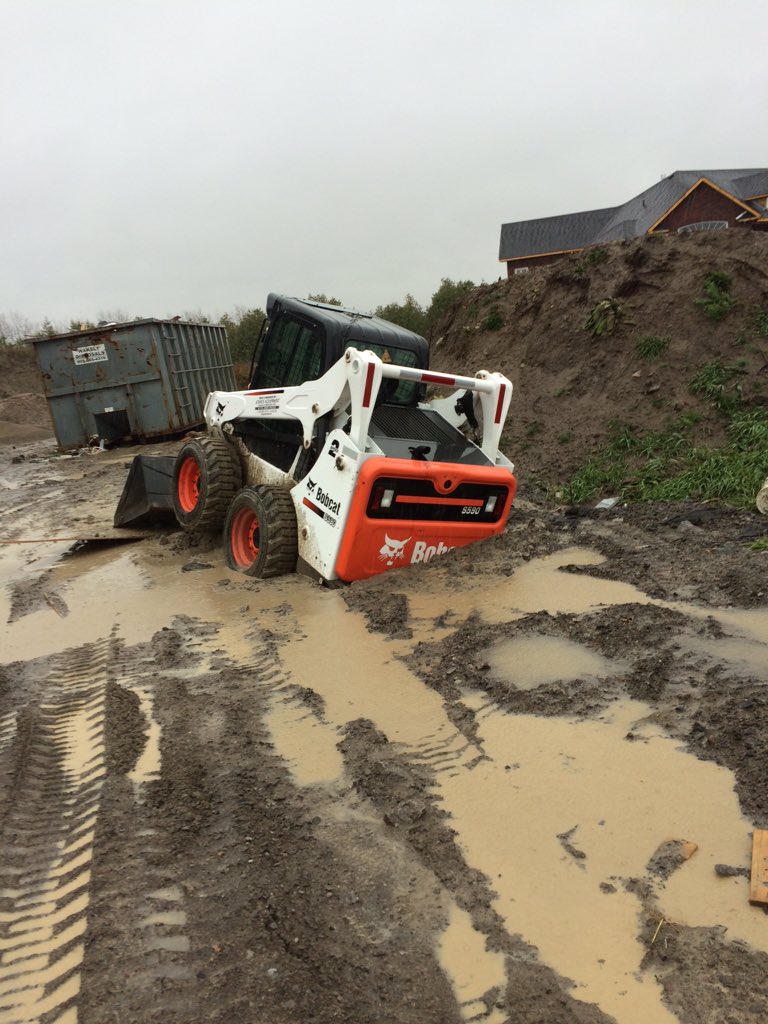 Hines_94's tweet photo. We'll definitely not you average 9 to 5 job #mud #BobCat https://t.co/ufMCT2ZBQp
