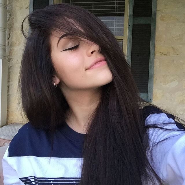 fvckalexa's tweet photo. my hair smells like apples https://t.co/EnhVmNXB6U