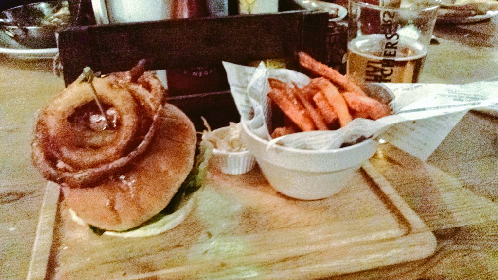 FudgeGecko's tweet photo. I would thoroughly recommend McCarthy's at the West Hoe...yummy!  @WeAreWestHoe https://t.co/mOaKWIKdaG