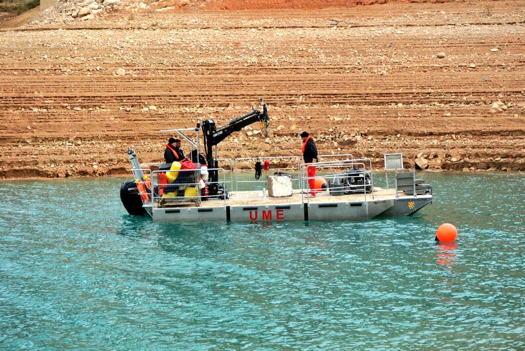 UMEgob's tweet photo. Jornadas #EBUME en el embalse de #Contreras #Valencia organizadas por el #BIEM3 junto a #BIEM1 y @bomberosvlc https://t.co/6JFTL3GTYO