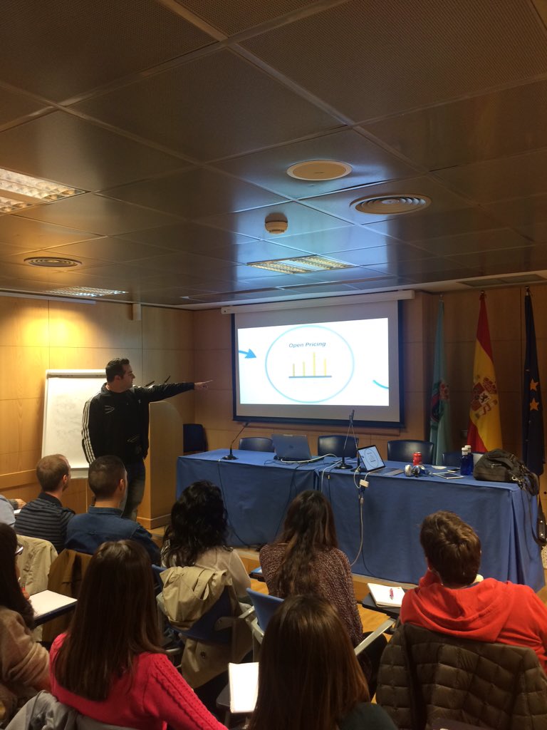 Fernandovives's tweet photo. Sharing my class @URJCturismo  with @Marco_Benvenuti @DuettoUnicorn a luxury for our students! https://t.co/j6CUeS0PJs