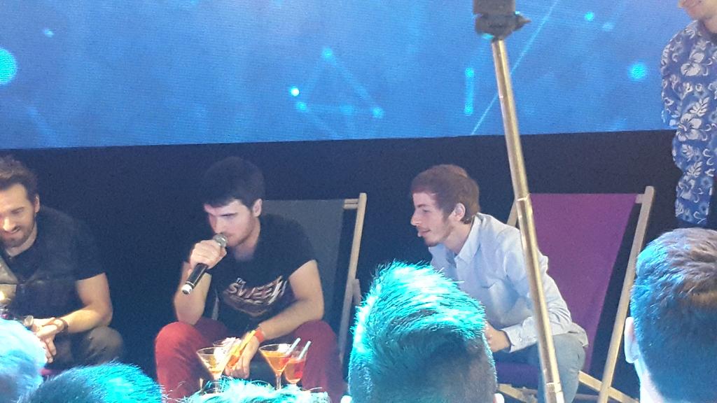SkiDD's tweet photo. @SUP3RKONAR &amp; @_Amixem Juste hilarant sur Just Cause 3 👌 https://t.co/SraOsVJXn3