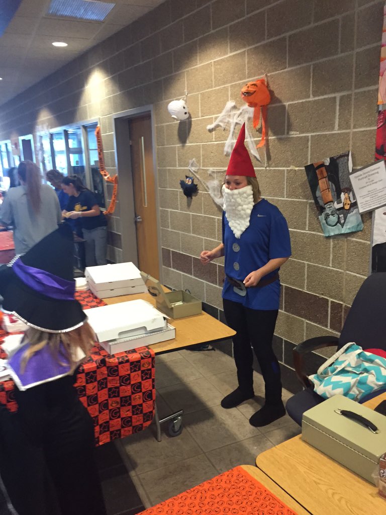 Amy Nadeau2 tweet media