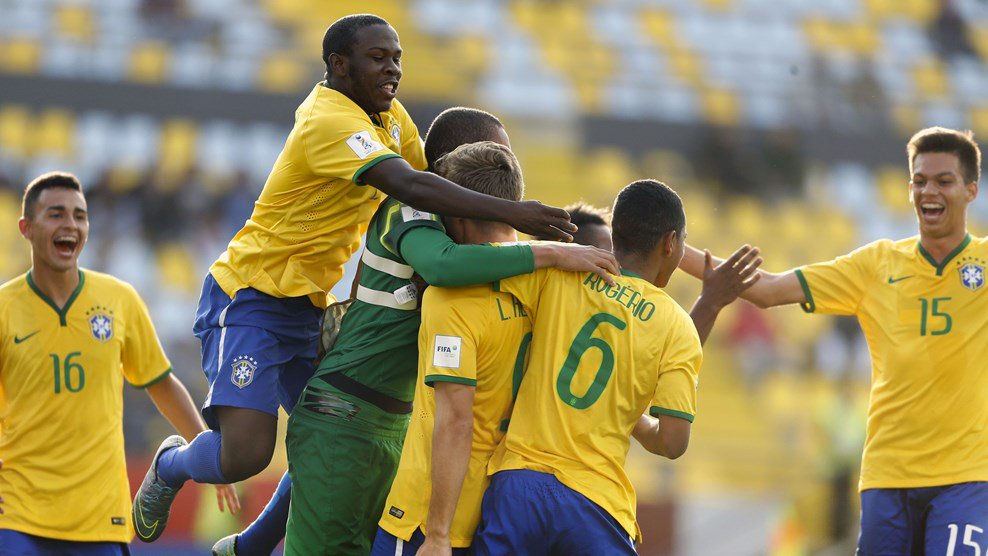 FIFAcom's tweet photo. REPORT: Brazil 1-0 New Zealand 
Brazil edged past resolute New Zealand  
#U17WC 
https://t.co/89YjIk7zDl https://t.co/jMhJSemGWd