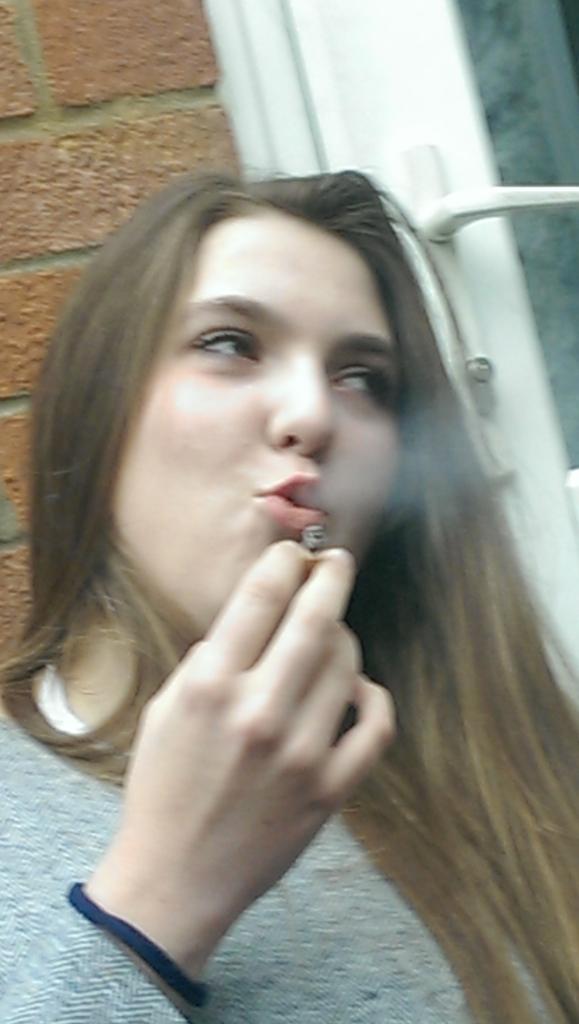 Jacksonclemmie's tweet photo. #howtosmoke lessons by @montigray https://t.co/PRi3HLF45N