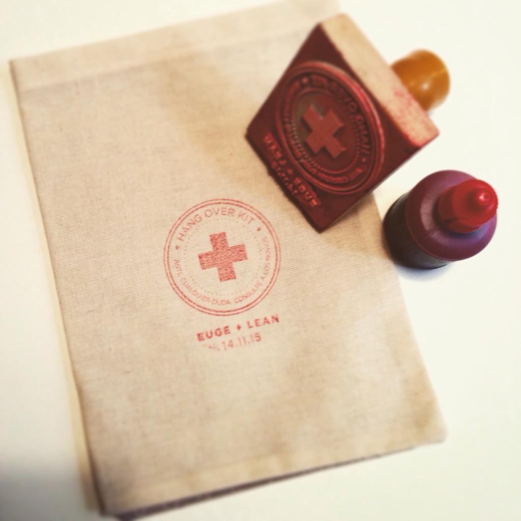 HNASMM's tweet photo. ♡ para un final de fiesta feliz ♡ #HangOverKit #hnasmm https://t.co/6YxeHxpOBb