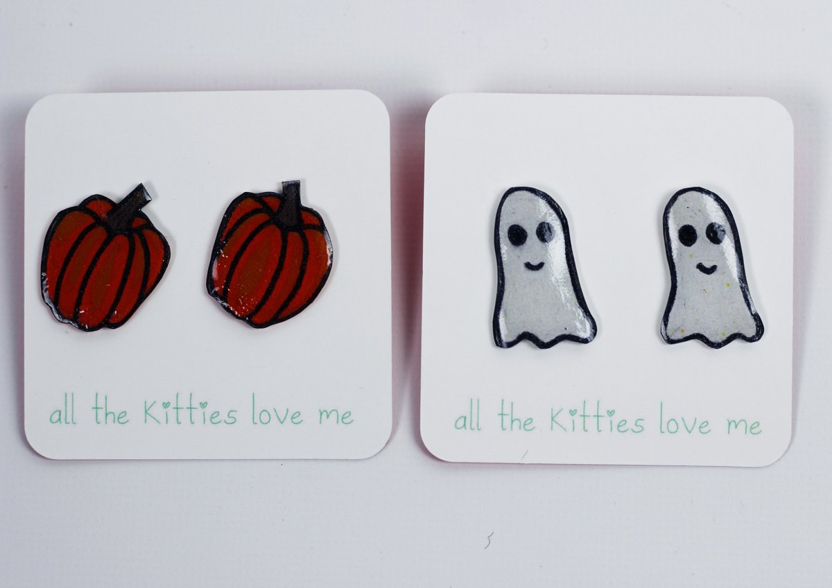 Shop_Columbia's tweet image. Here at Shop Columbia were are getting in the Halloween spirit! Stop by the store and check out some of our goodies