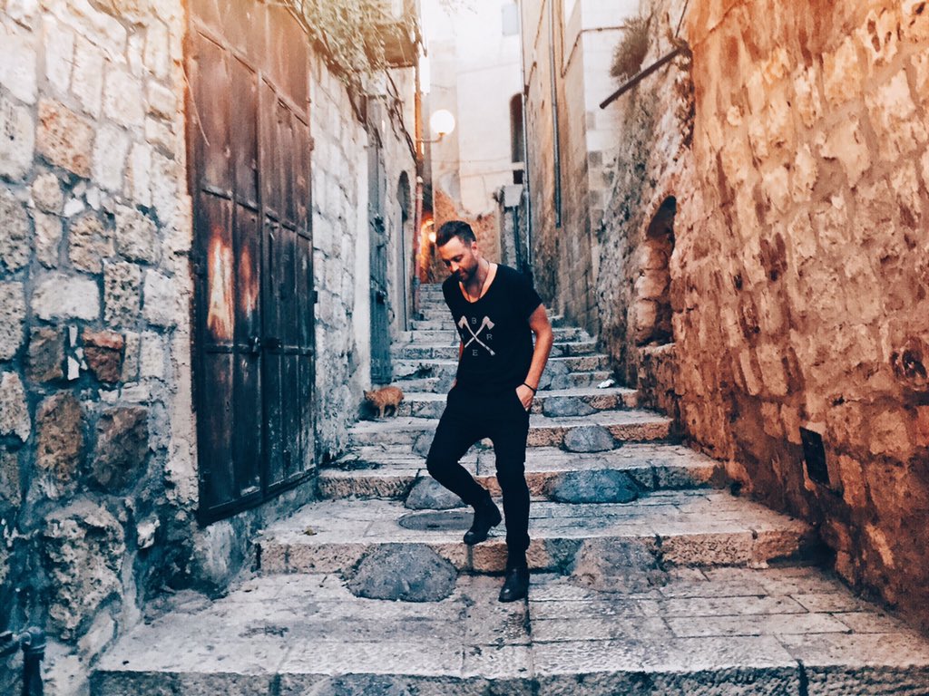 bradytoops's tweet photo. Can you spot the cat? My recent Israel trip was filled w/ unforgettable people, places &amp; things. #IsraelCollective https://t.co/Mz2dMBnaWM