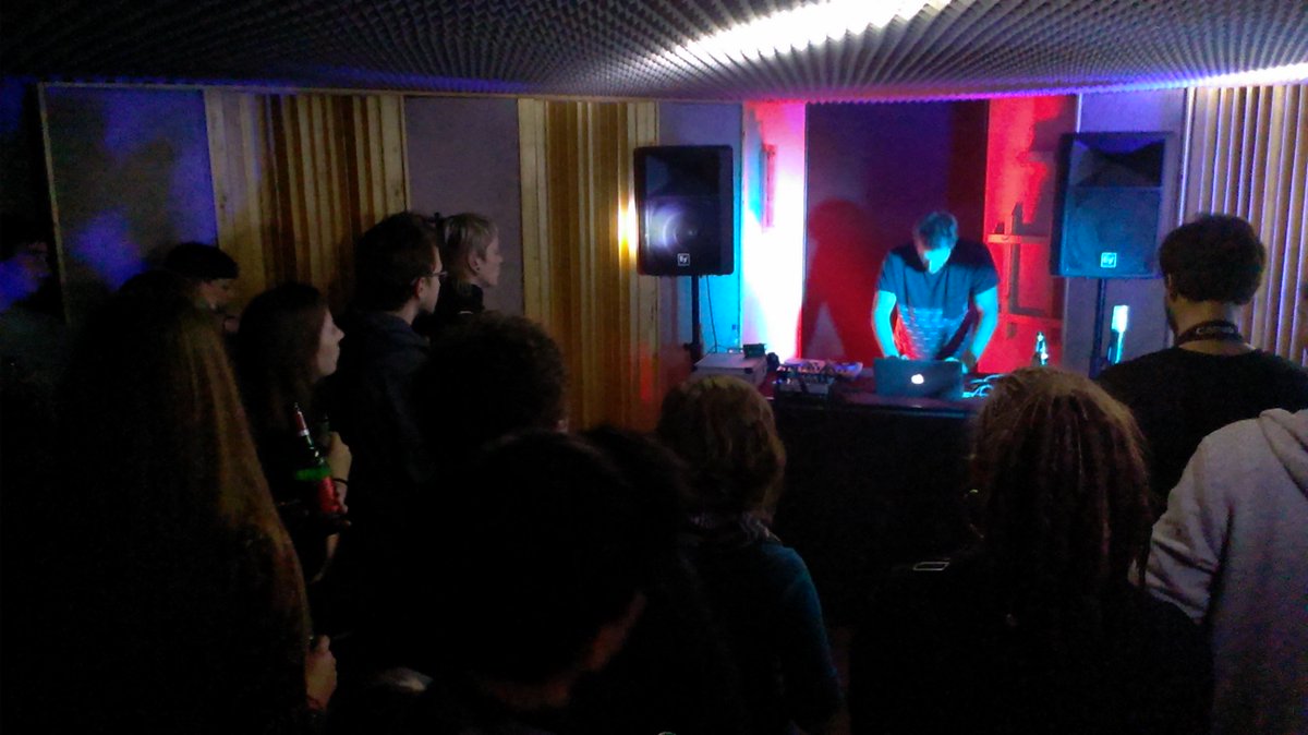 stereosunapp's tweet photo. @shuljotekochee had a live session with Stereosun &amp; his beats yesterday. We had a great time! #iosmusician #iosdj https://t.co/S5tJC4MmLa
