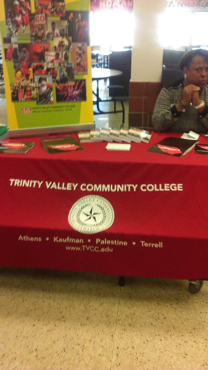 ASPBAHS's tweet photo. this is just a few of the wonderful colleges that was at the college fair https://t.co/q3U9uz8DqB