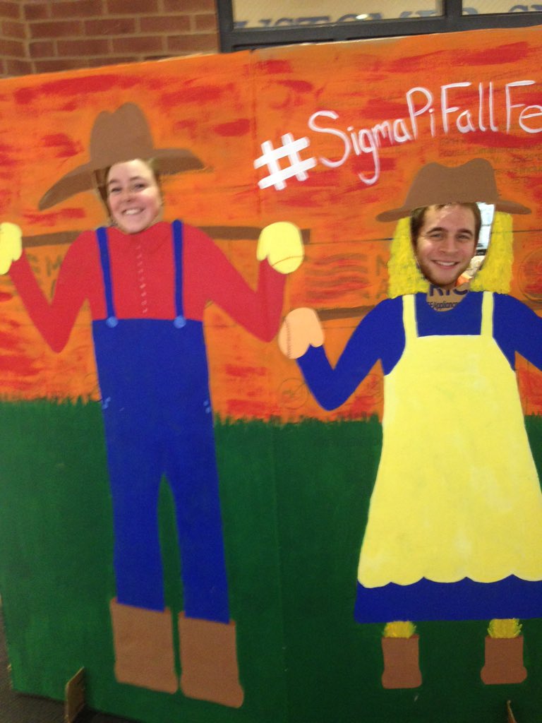 Bri_cheese1's tweet photo. Thanks for being the girl scarecrow #sigmapifallfest https://t.co/eCQWtuuMlc