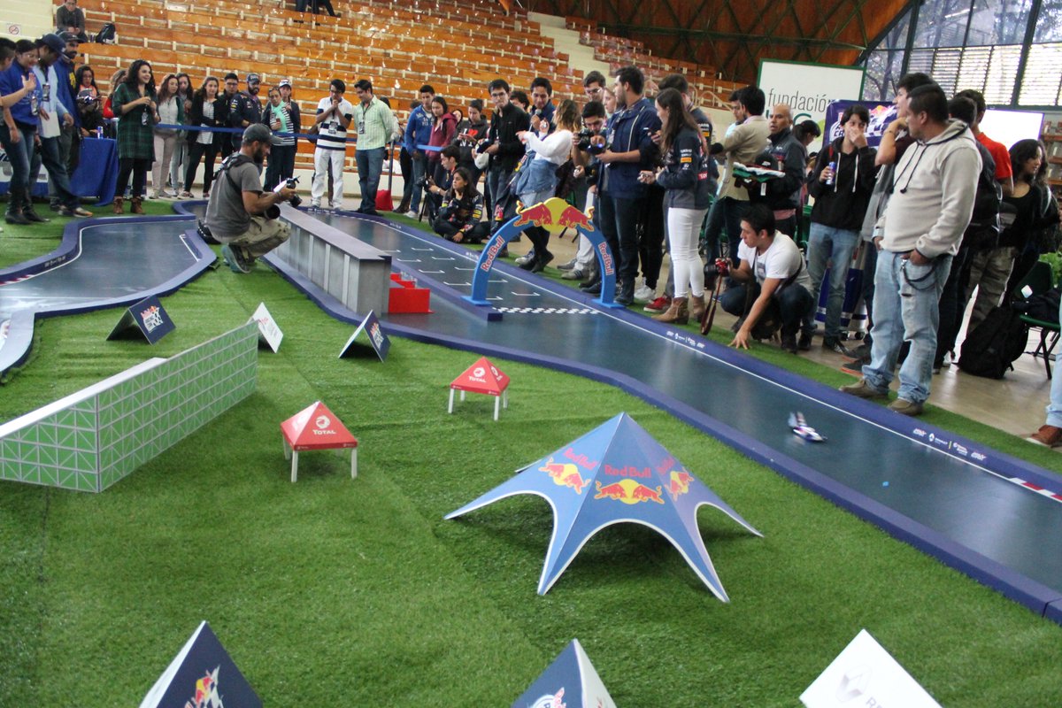 uicmx's tweet photo. Se acerca la carrera final... #RedBullRacingCan https://t.co/uCC0fStUWX