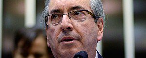 g1's tweet photo. Manobra na Câmara retarda pedido de cassação de Cunha https://t.co/HXoBW5EjmI https://t.co/OFlEmGiK38