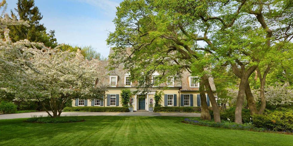 RealtyJcfrancis's tweet photo. The Adorable #Home From "Miracle on 34th Street" Is for Sale https://t.co/FwL6YxBrHN @TandCmag #RealEstate #ForSale https://t.co/tcvp7QaOph