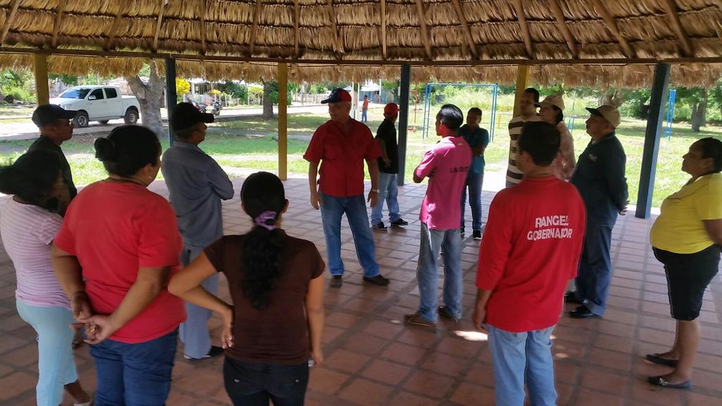 Corpobolivar's tweet photo. Cnel Efren Hernandez @Corpobolivar reunido con jefes OLP y UBCH en Mata de Panaquire Parroquia Zea https://t.co/GkvfEaL0b1