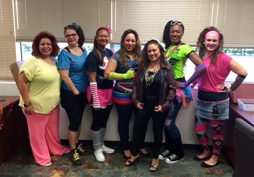 QueensHornets's tweet photo. "Drugs are old school!" #80sDay #RedRibbonWeek @PasadenaISD_TX #QueensIntermediate https://t.co/JlJwjJ8V8b