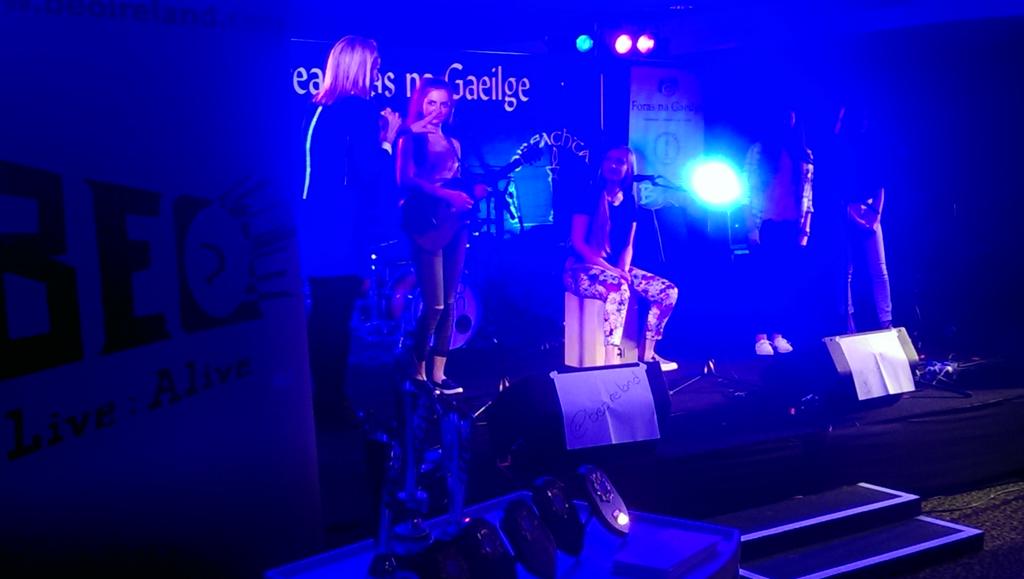BeoIreland's tweet photo. @AbbeyVS @_revofficial ag comórtas @BeoIreland ag @OirnaGaeilge 2015 https://t.co/X8qEW4vVB1