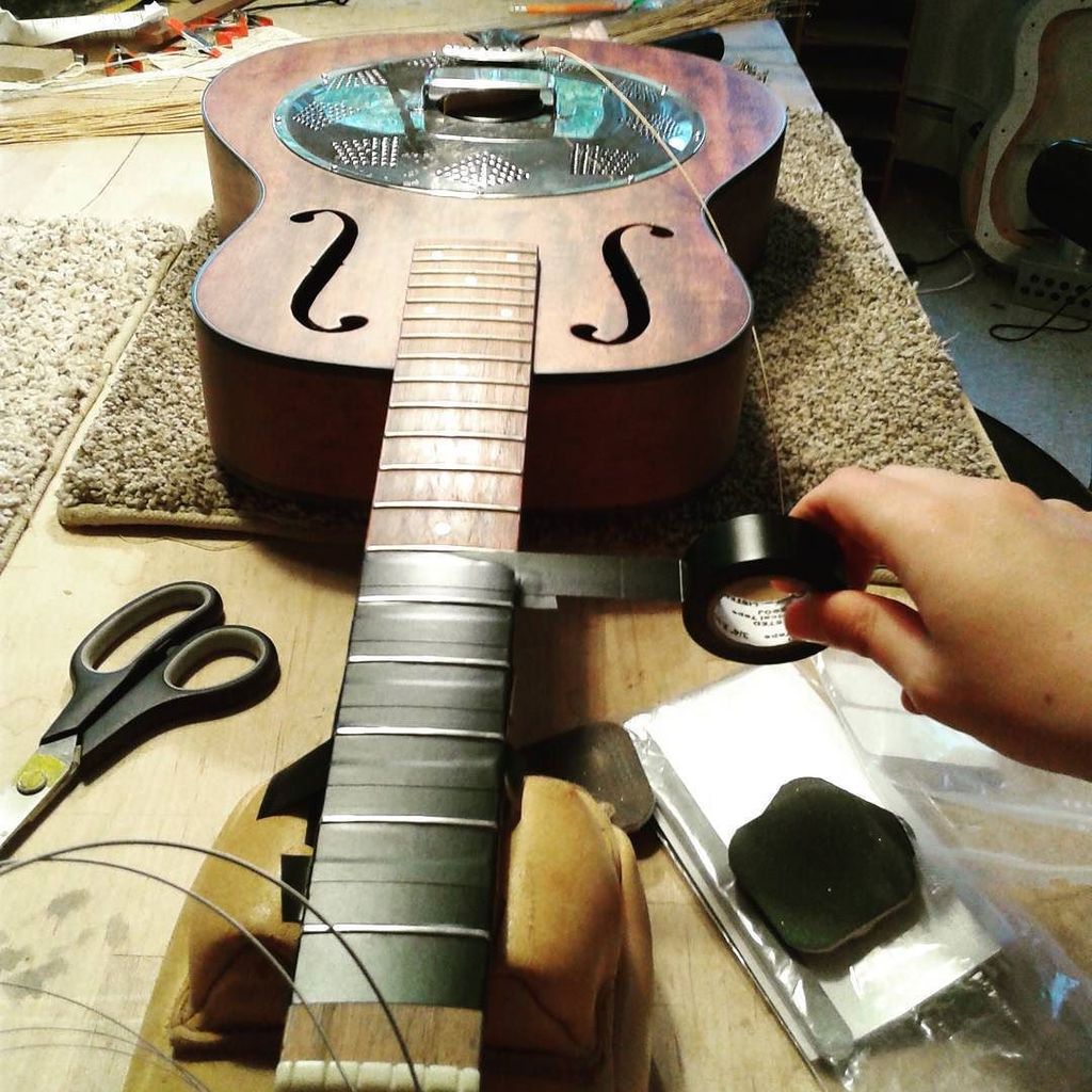 @atelier_rosenkrantz : ift.tt/1kbrelj | #fret leveling #guitar #acoustic #resonator #restoration #luthier…