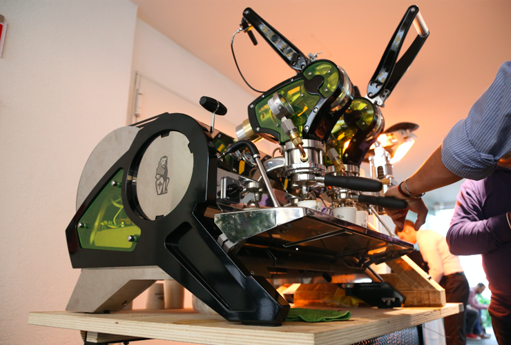 sprudge's tweet image. La Curva: La Marzocco's New Concept Lever Espresso Machine bit.ly/1GK4vXS @lamarzocco #ootb2015