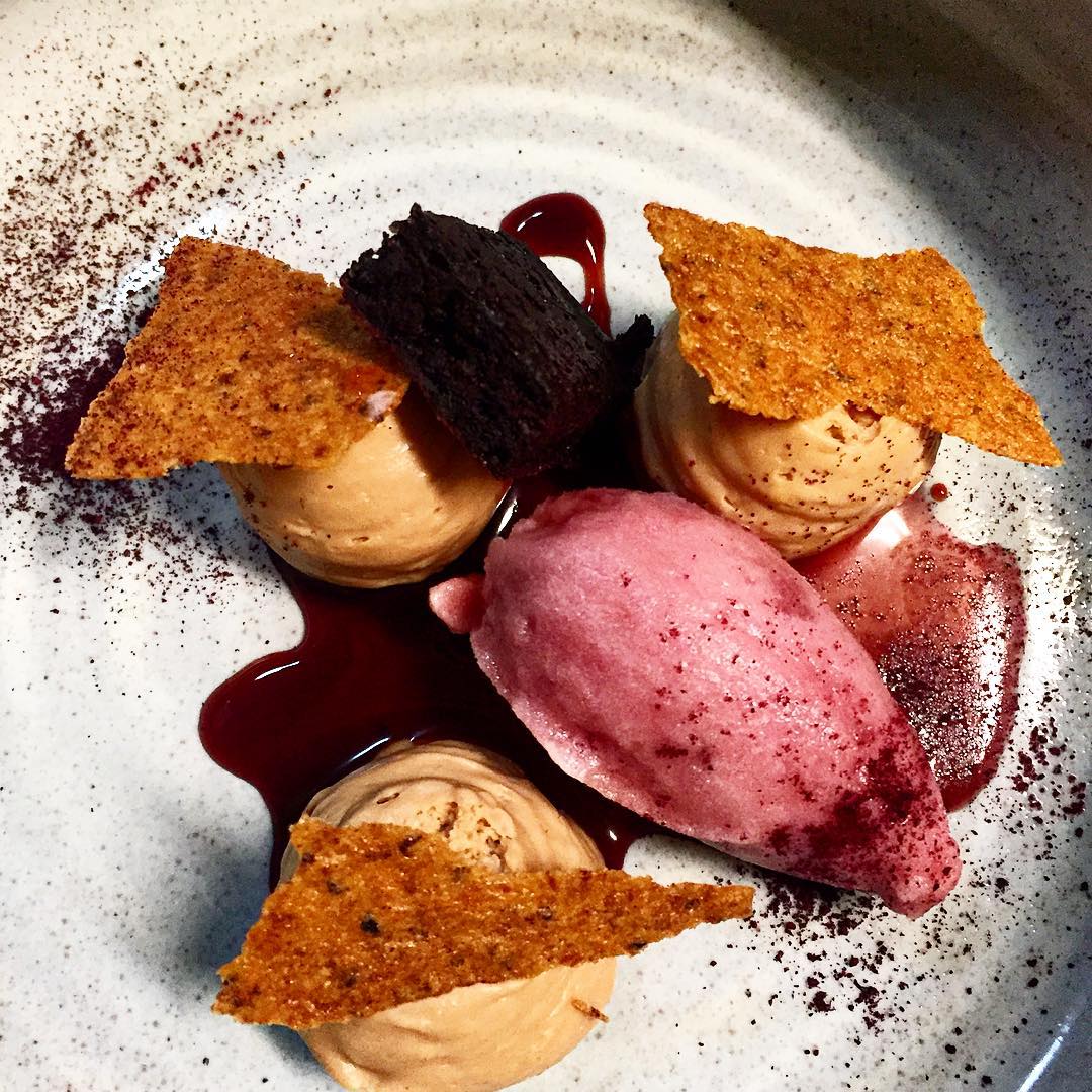 BondirCambridge's tweet photo. Roasted white chocolate cremeaux w/ fudge brownie, buckwheat, & red wine sorbet. #NationalChocolateDay #FifthCourse https://t.co/jiH5lNPNAK
